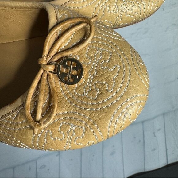 Tory Burch embroidered leather flats - Picture 3 of 8